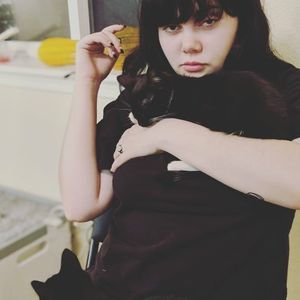 Meet your Posher, Crystal